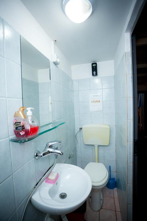 The Wanderers Hostel Shkoder Ngoại thất bức ảnh