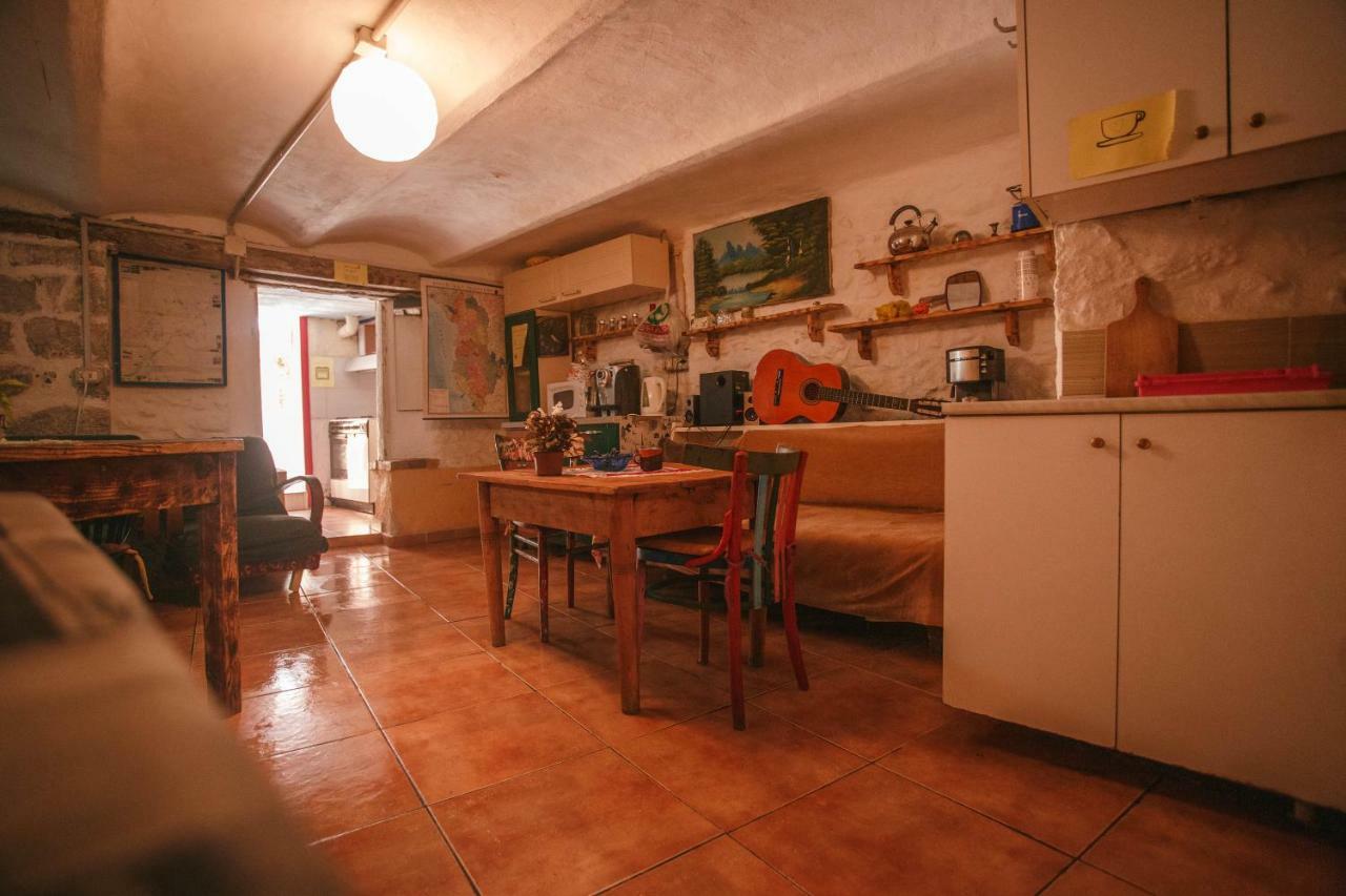 The Wanderers Hostel Shkoder Ngoại thất bức ảnh
