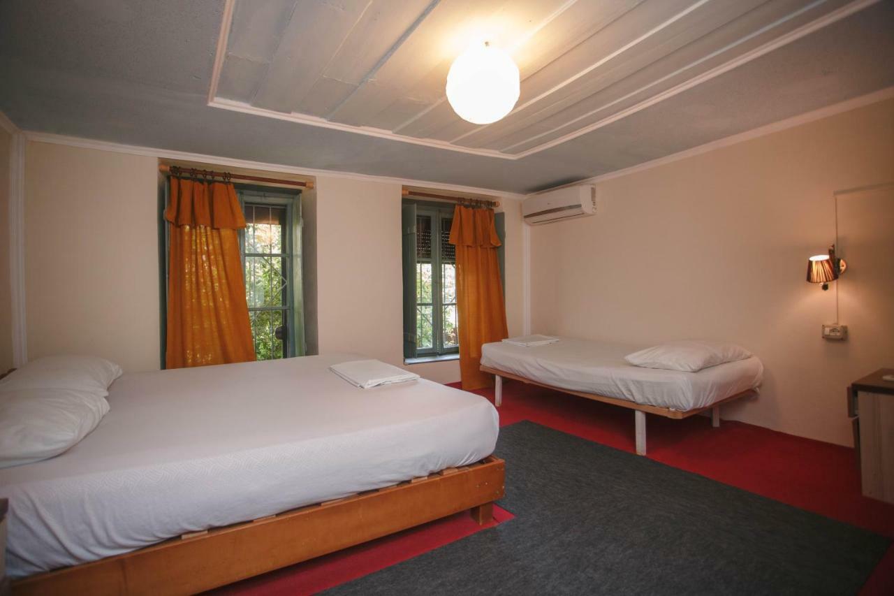 The Wanderers Hostel Shkoder Ngoại thất bức ảnh