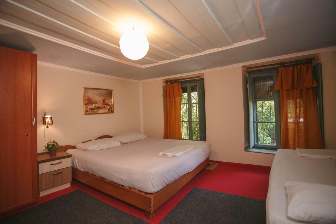 The Wanderers Hostel Shkoder Ngoại thất bức ảnh