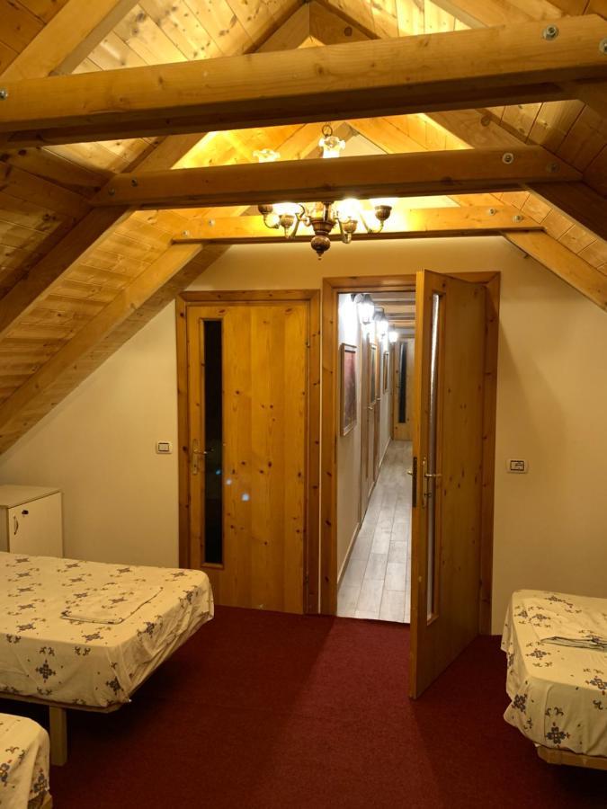 The Wanderers Hostel Shkoder Ngoại thất bức ảnh